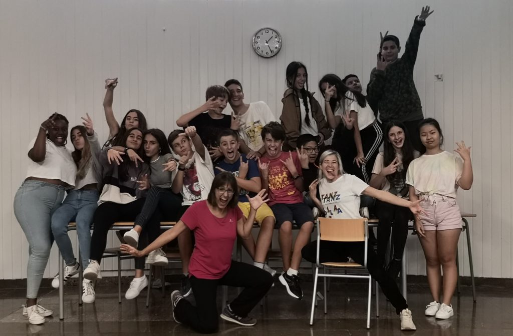 El grup de l'alumnat amb la Núria i la Marta